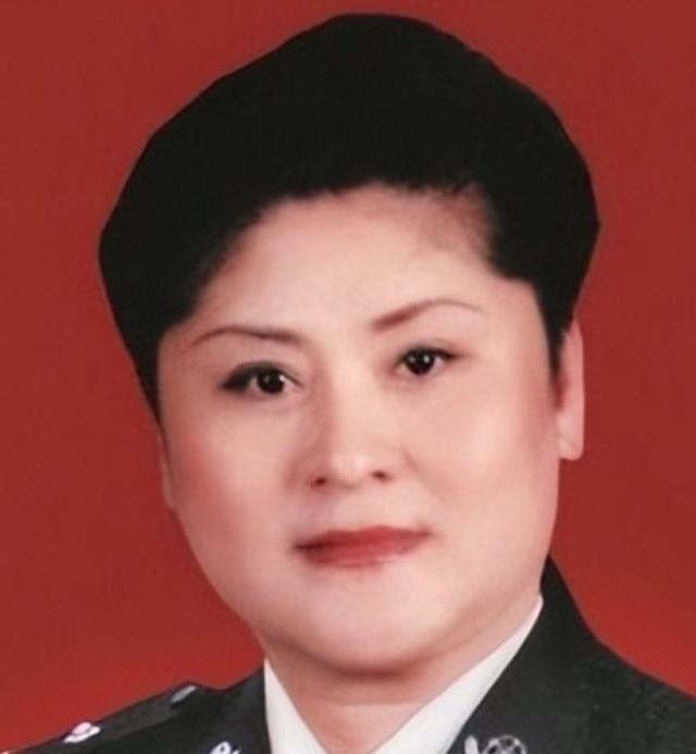 1988年,郑州的一名少女,被三个壮汉强行送上了一辆出租车,没想到,那辆轿车的驾