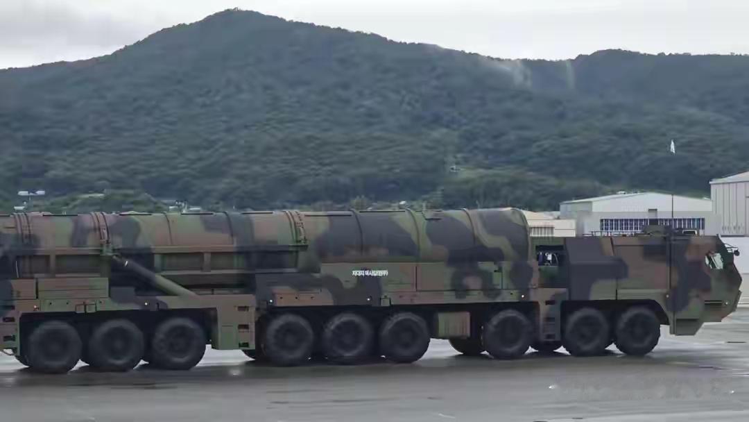 韩国最近官宣了个大事：被叫做“怪物导弹”的玄武-5，年底就要正式部署了。韩国防长