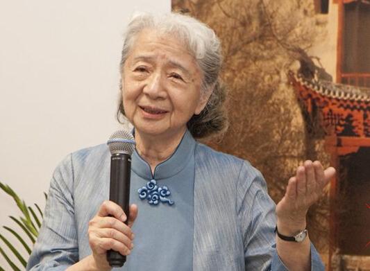 她狠心抛下丈夫和年幼的孩子，跟下属私奔。众人都骂她狠心绝情、抛家弃子，可多年后母
