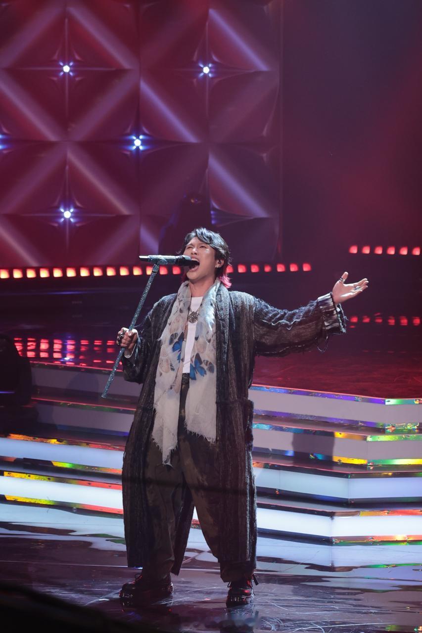 声秀决赛|冯熙燮唱《七百年后》频失误仍击败柯雨霏苏永康建议演绎《小心地滑》