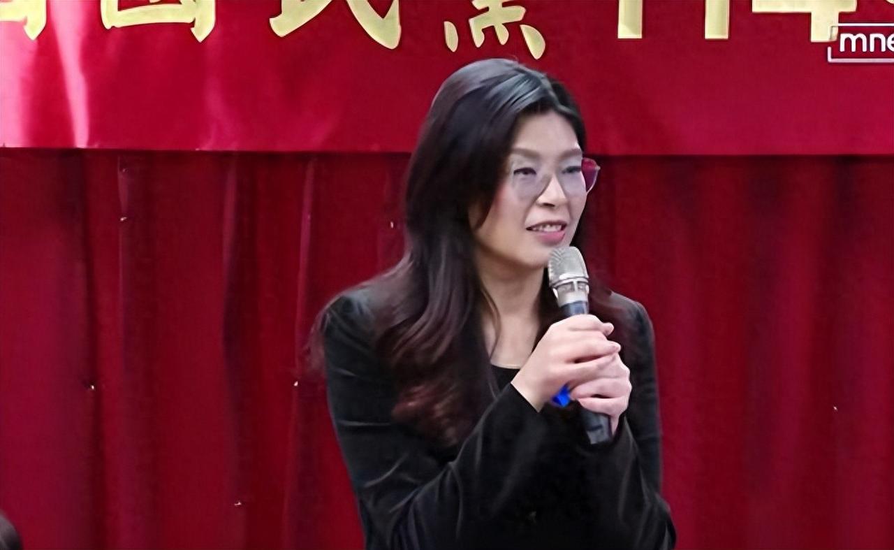 郑丽文公布第四波人事任命，洪秀柱做出罕见表态，朱立伦处境尴尬在岛内政坛的舞