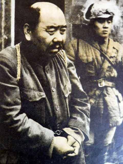 1946年11月，为非作歹的大土匪谢文东被我东北民主联军活捉，他向看守人员提出了