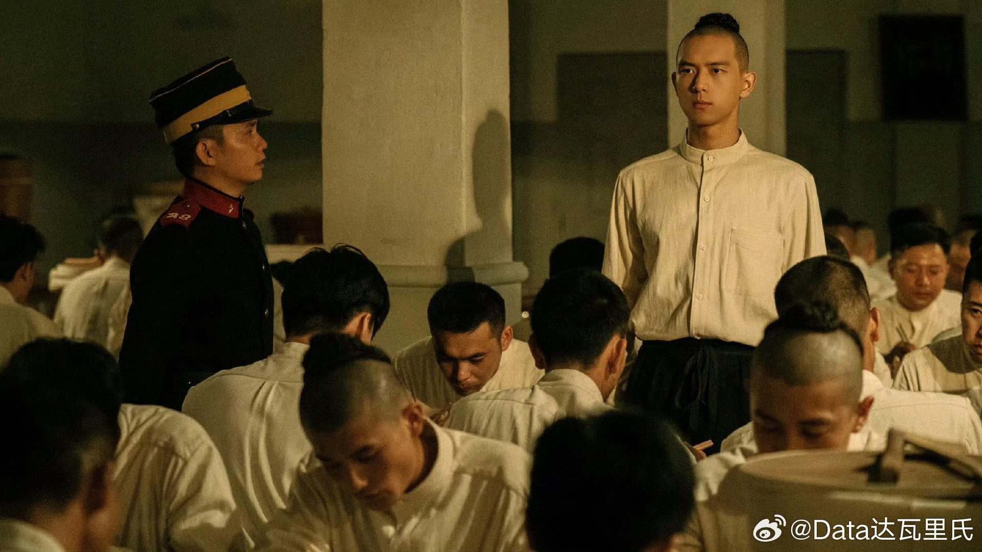被清朝古偶宫斗剧骗了这清辫就很犹太人即视感[抠鼻]​​​