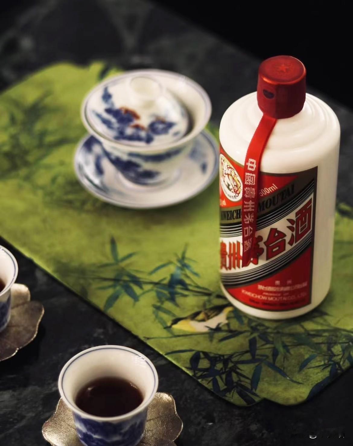 别光盯着数字！茅台跌破指导价，真意味着“液体黄金”跌下神坛了吗？当那瓶飞天