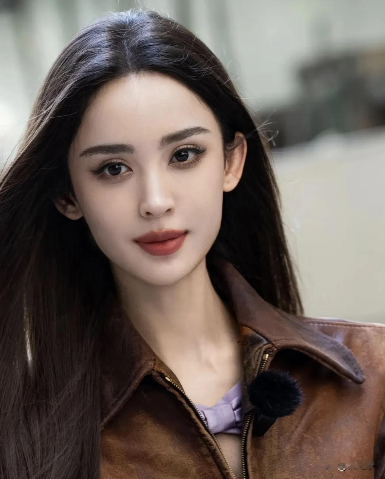 古力娜扎的美貌就和顶级天才拥有超高智商一样，是一种与生俱来的天赋。而古力娜扎