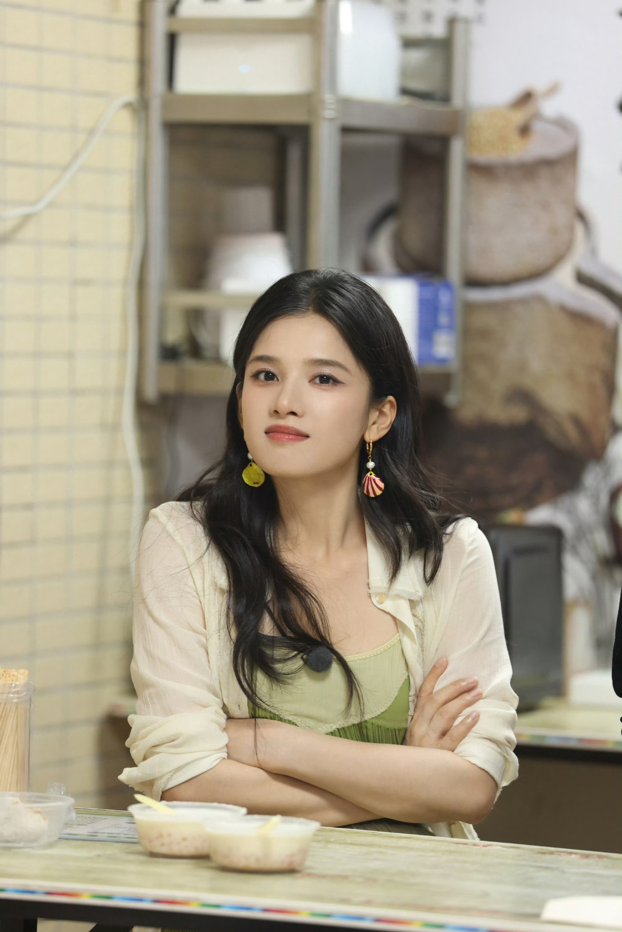 宋威龙张婧仪共享手机密码《野狗骨头》好看爱看，苗靖女神好美