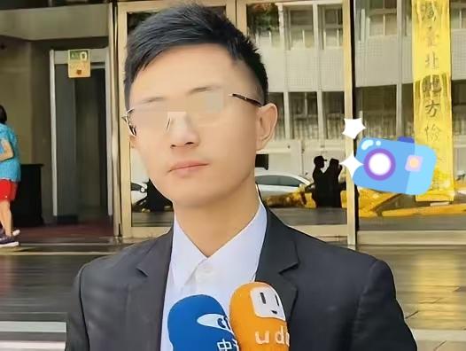 台湾新党台北市议员侯汉廷说：所有台湾人都应该支持两岸和平统一。统一后我们就有了世