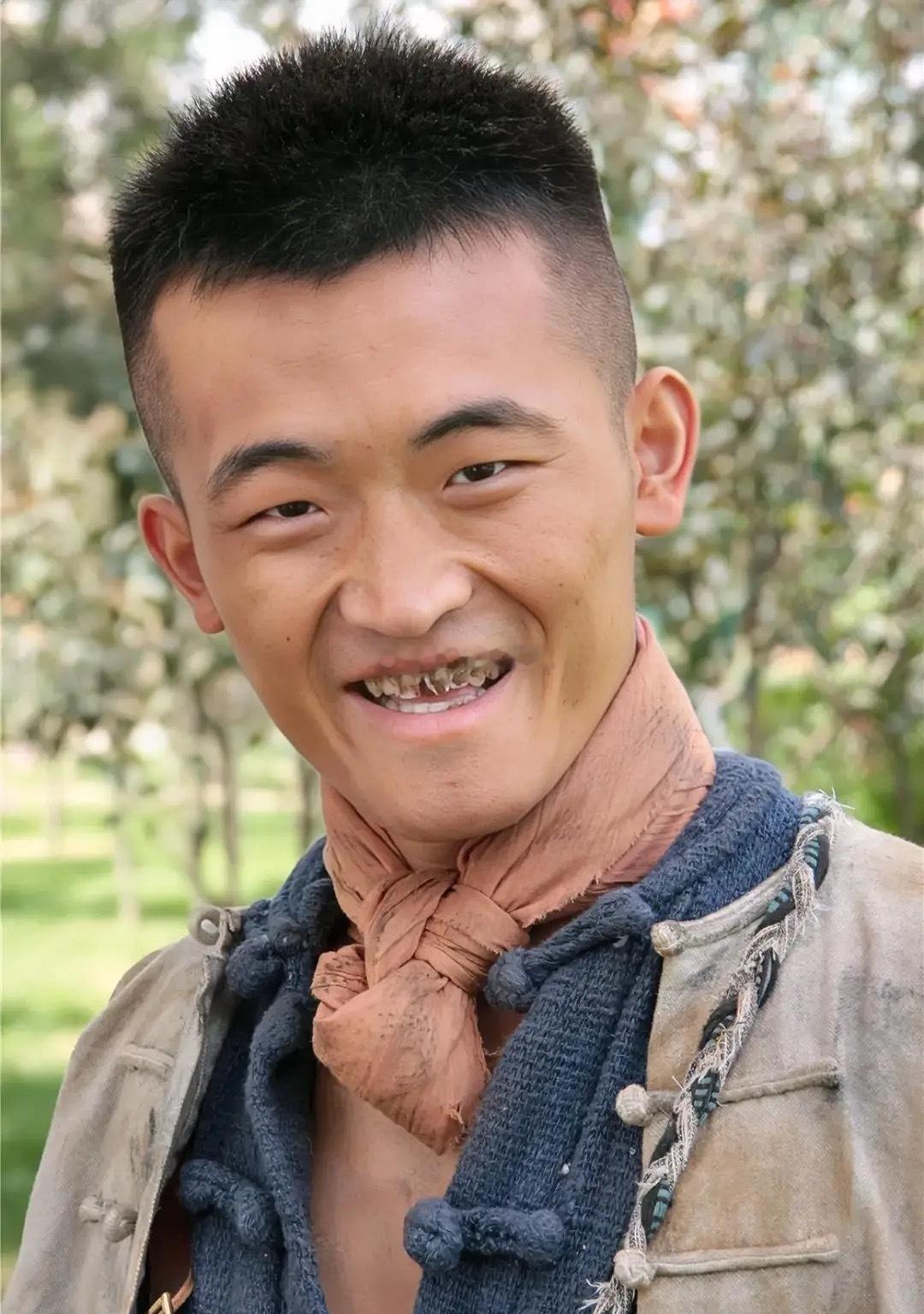 大家还记得这位男演员吗？他今年38岁，土生土长山东人，大连艺术学院影视表演专业毕