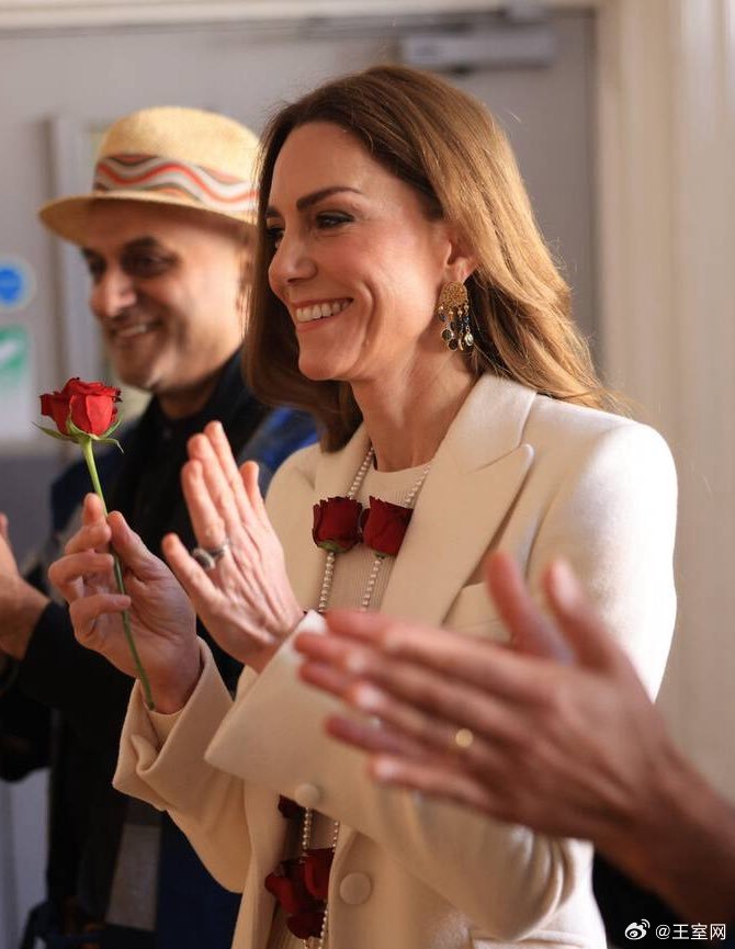 英国王室🇬🇧3月5日，威尔士王妃凯瑟琳访问莱斯特庆祝印度教胡里节（Holi）