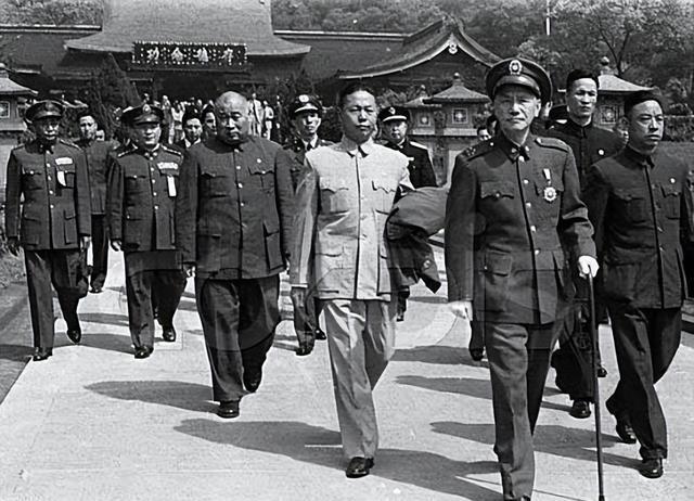1949年，国民党败局已定，蒋介石在溃逃台湾前下令屠杀囚禁的政治犯。杨虎城将军因