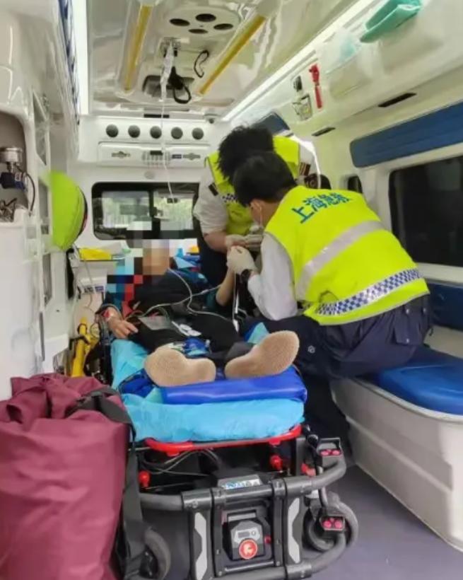 “作孽！”上海，一78岁大妈本想把141.01平的老房挂中介卖掉，换套小房子留钱