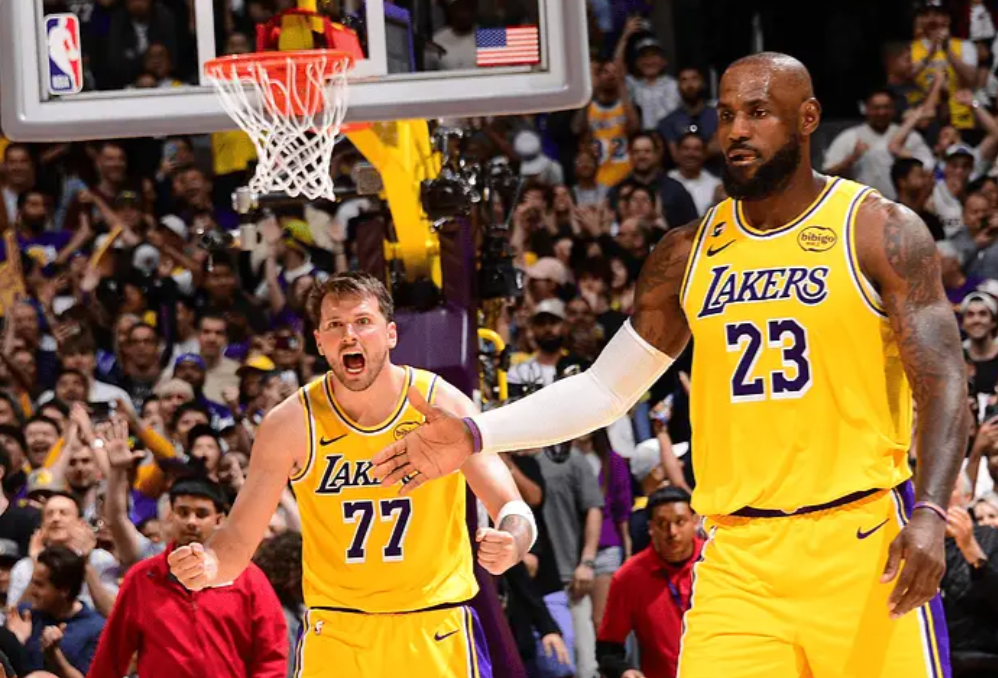 我不认为这赛季有77跟无77有什么质的区别这赛季有77确实虐菜稳定，也打赢了