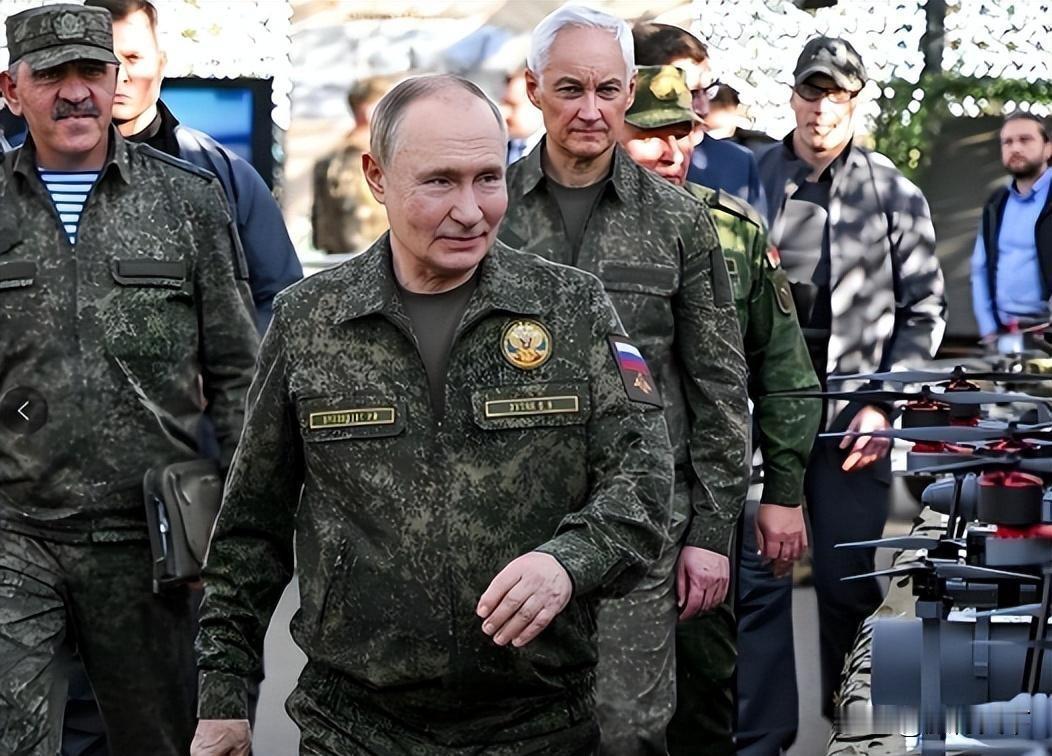 彻底炸翻！俄国内重要设备遇袭，普京一声令下不宣而战，俄军多方向同时展开大动作