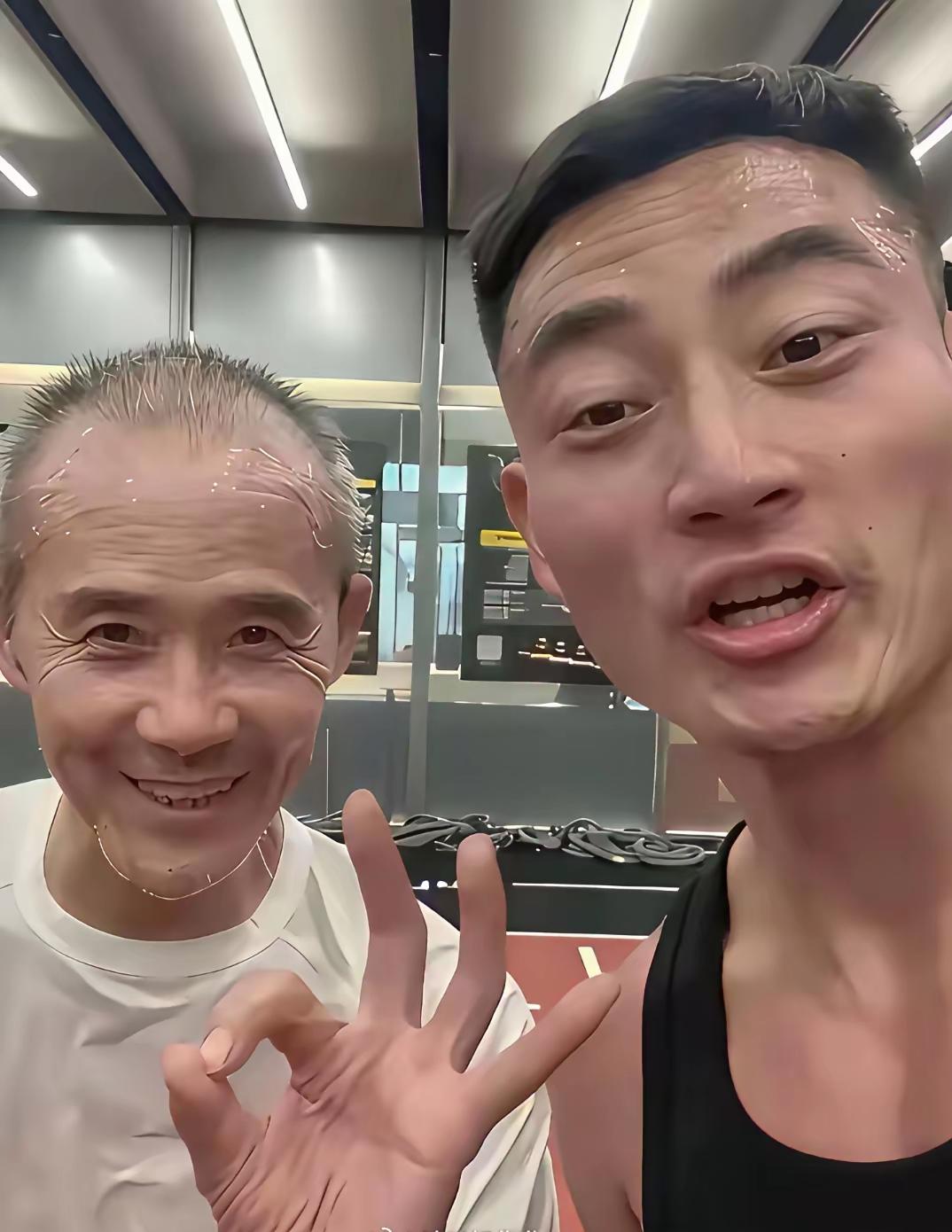总感觉王石老先生，似乎有点掉坑里了，王老先生，已经75岁了，但仍然做泡冰桶、游