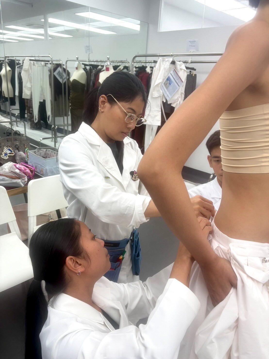 王室王室泰国王室镇宅镇宅发的工作照。​​​