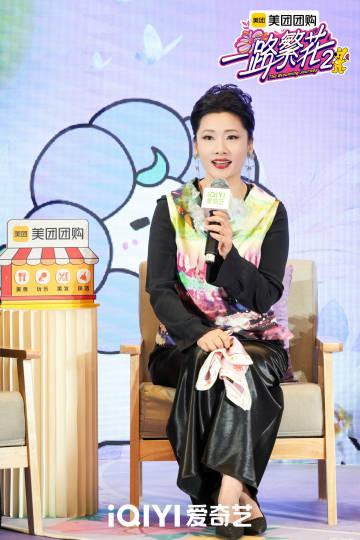 何赛飞一看就是那种被保护的很好的女人，没有被娱乐圈改变很多，她依然还保留着自己的