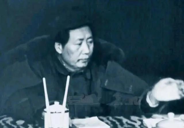 有人说，如果毛主席看到现在中国废除阶级斗争为纲，经过改革开放后，中国人民的生活水