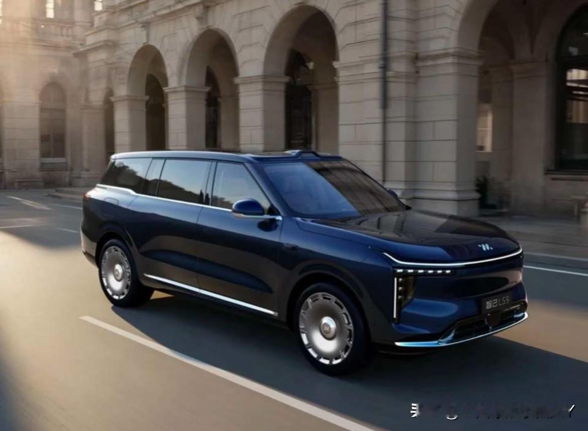 ‼️‼️智己LS9上市次日，全国展厅人头攒动，门店销售顾问忙得不可开交——上汽旗