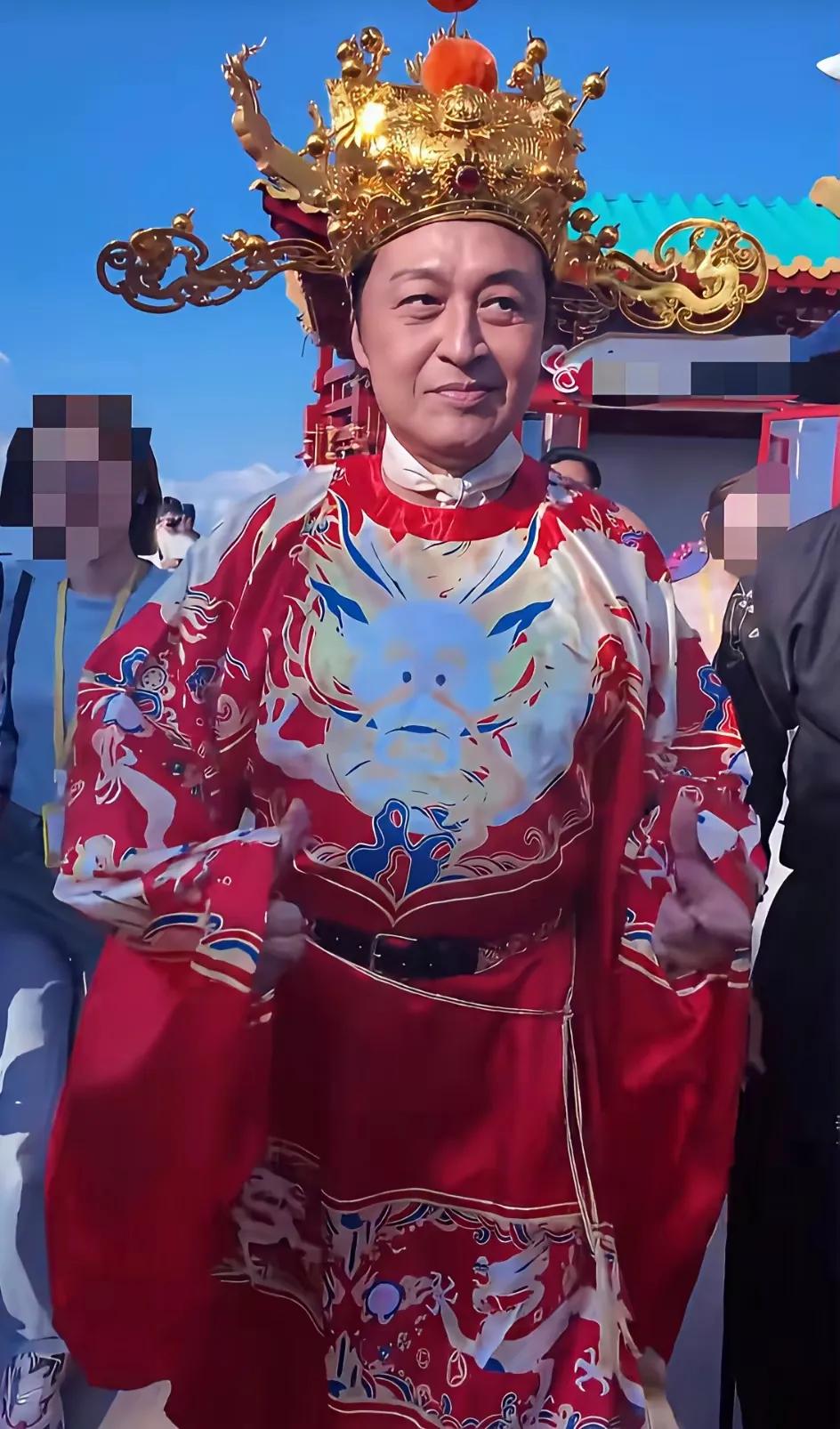 过气的明星下场很惨的。马景涛就是一个活生生的例子！60多岁的马景涛顶着3