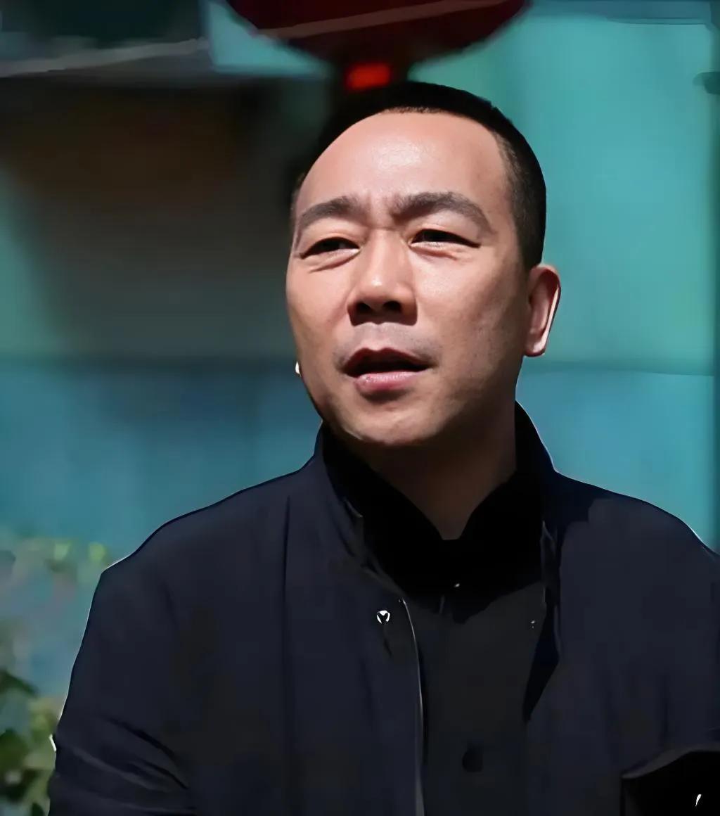 当年的天津杨五爷杨议怎么也没想到，现在这么落魄。当年多狂？侯耀文追思会上，他指