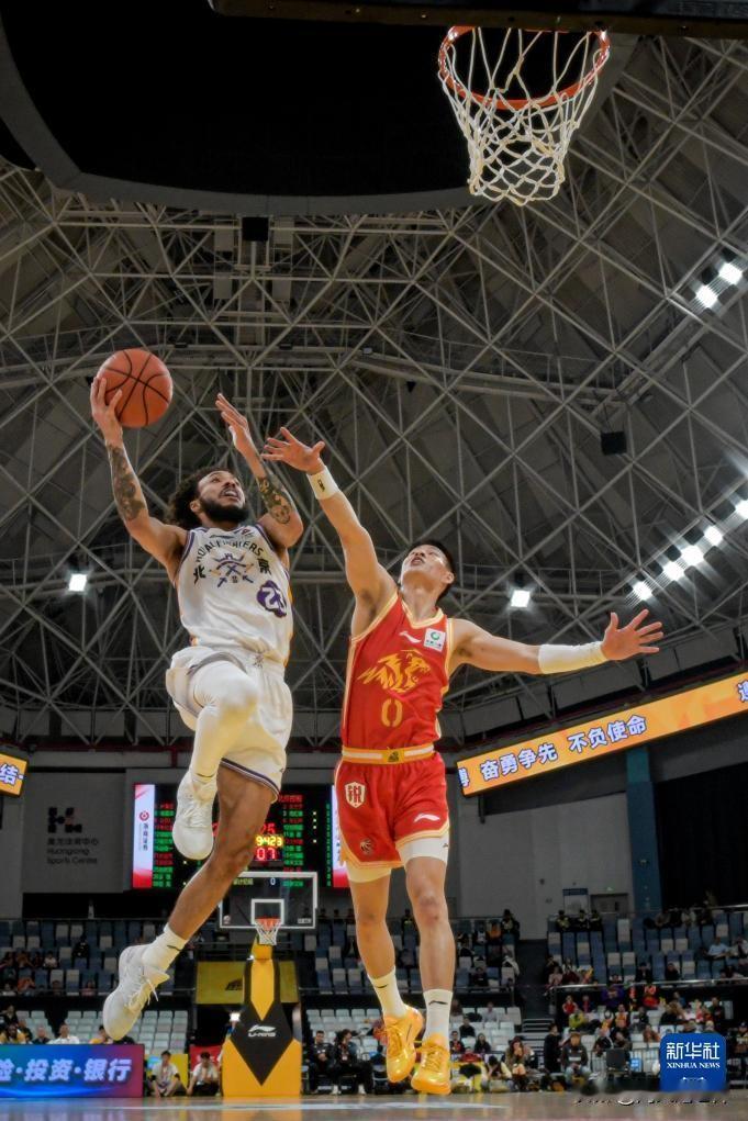 4月19日，CBA常规赛第41轮，浙江广厦对阵北京控股。四节比分（浙江在前）