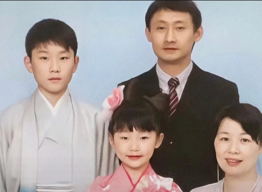 日本队藏得最深的一张牌，终于掀开了。一个08年的小姑娘，穿着和服，温婉得像个瓷