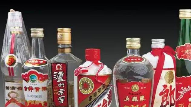 8大名酒里, 100左右的白酒有哪些? 这5款都是行家最爱, 好喝实惠