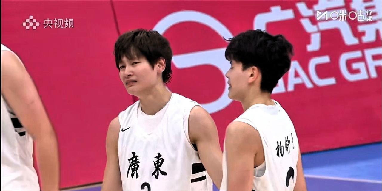 李梦和韩旭状态太差了！眼睁睁看着广东女篮拿金牌，关键时刻顶不上去，我认为这届全运