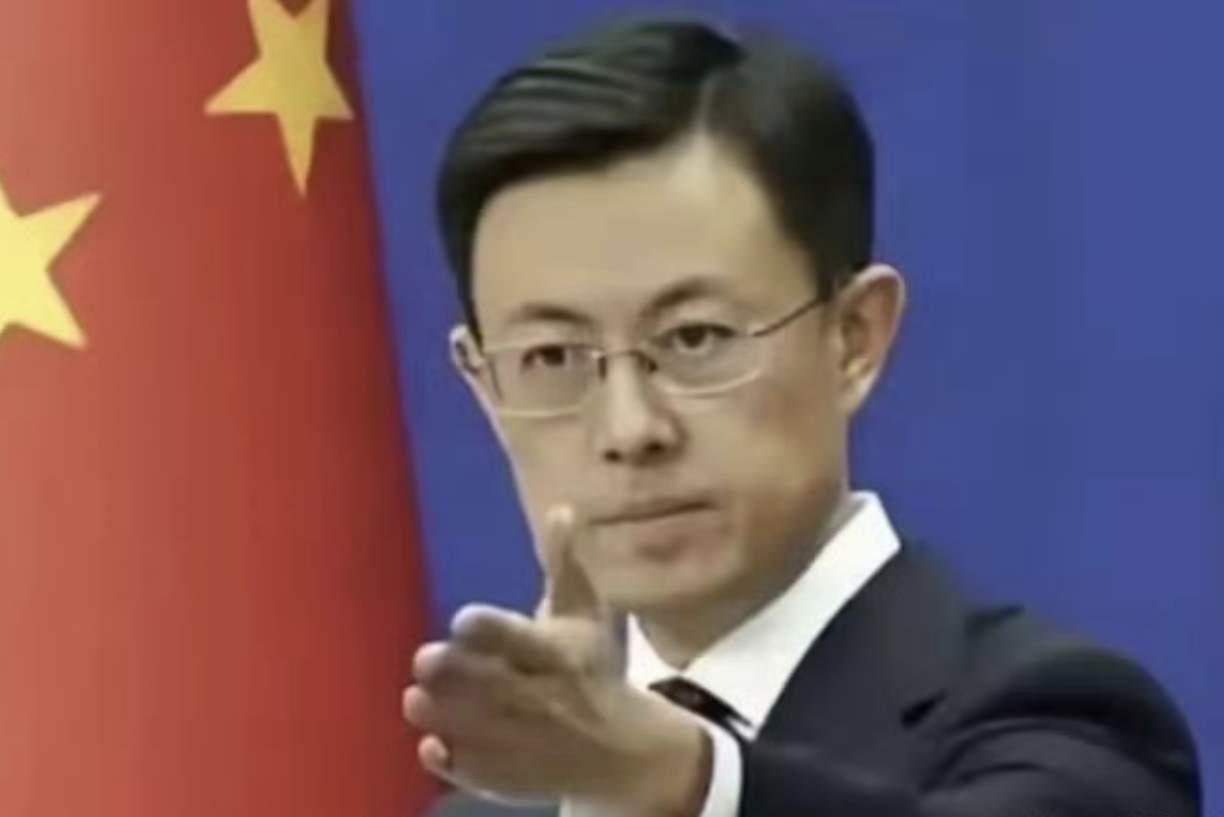 "中国不开放领空，我们就请美军驻军，他们立马就老实了。"这话听着耳熟不？跟村