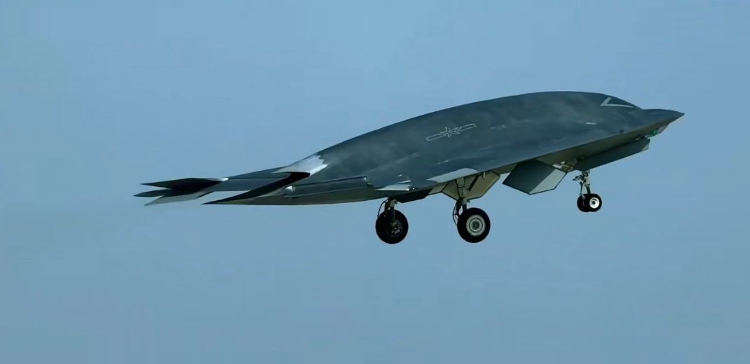 第一眼：像，太像了再一看：不一样，完全不一样