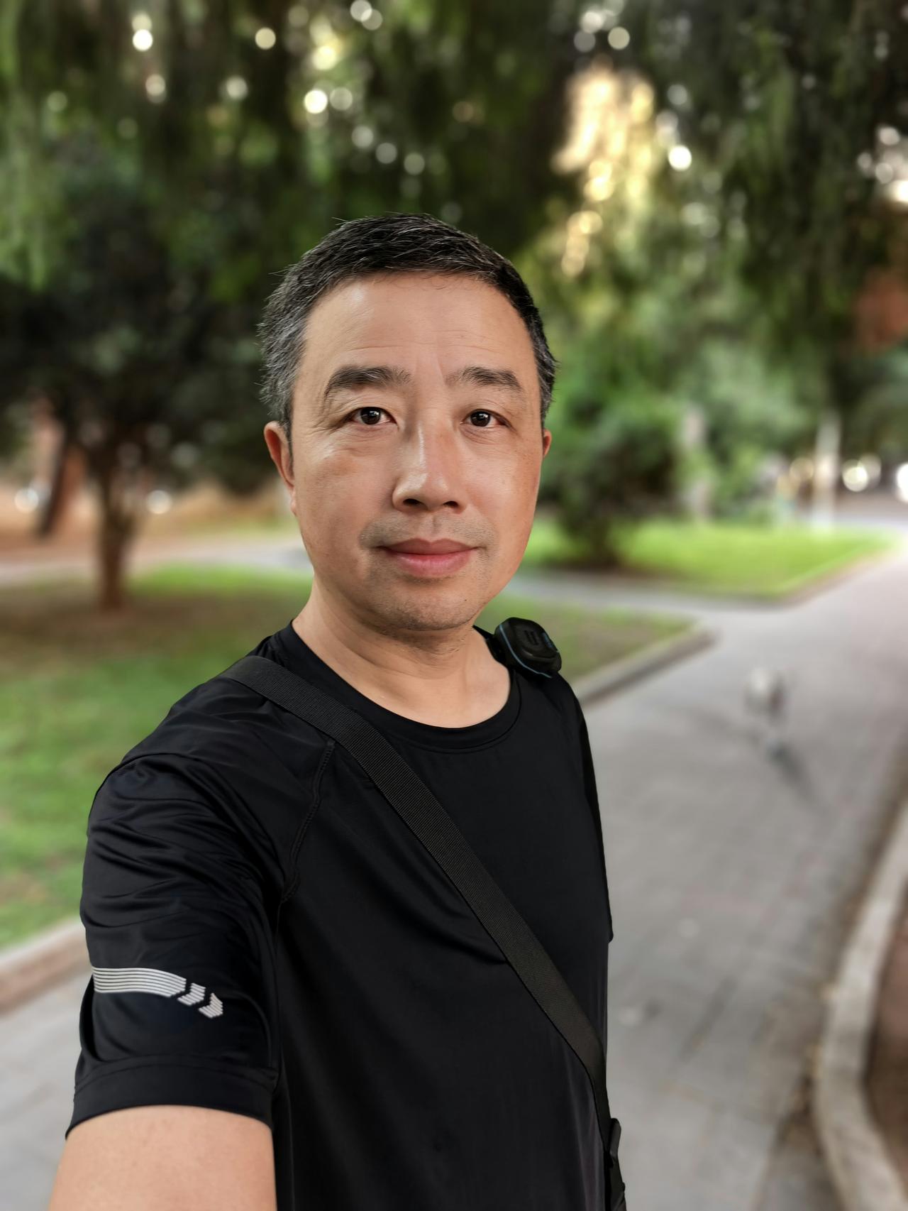 从昨天到现在，我已经空腹20个小时了。今天早上打算吃一个白煮蛋，再喝一杯纯牛奶，