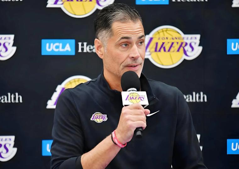 定了！湖人今夏大动作全曝光，必留3人，没有老詹就在刚才ESPN知名记者曝光了湖