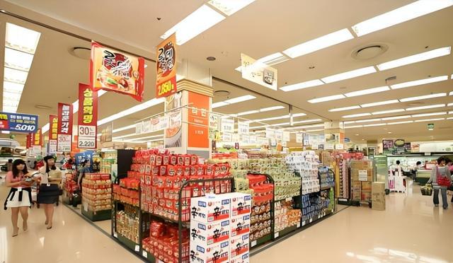  消费越来越旺，超市却越关越多？答案一针见血你家门口的超市是不是也变样了？