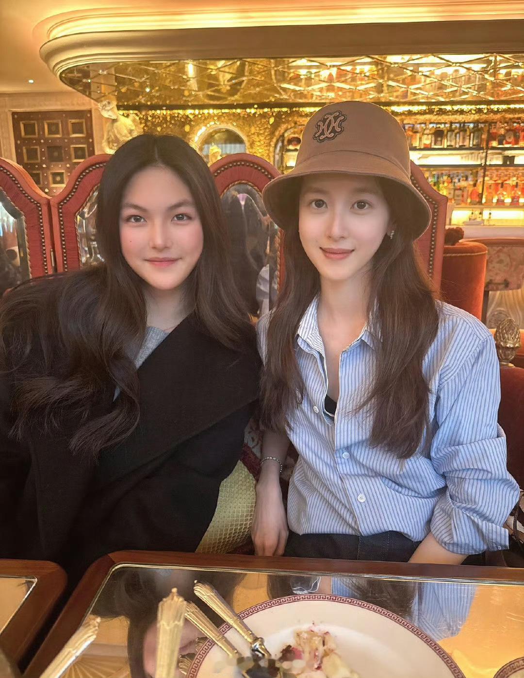 李湘镜头下的王诗龄和章泽天👭​​​