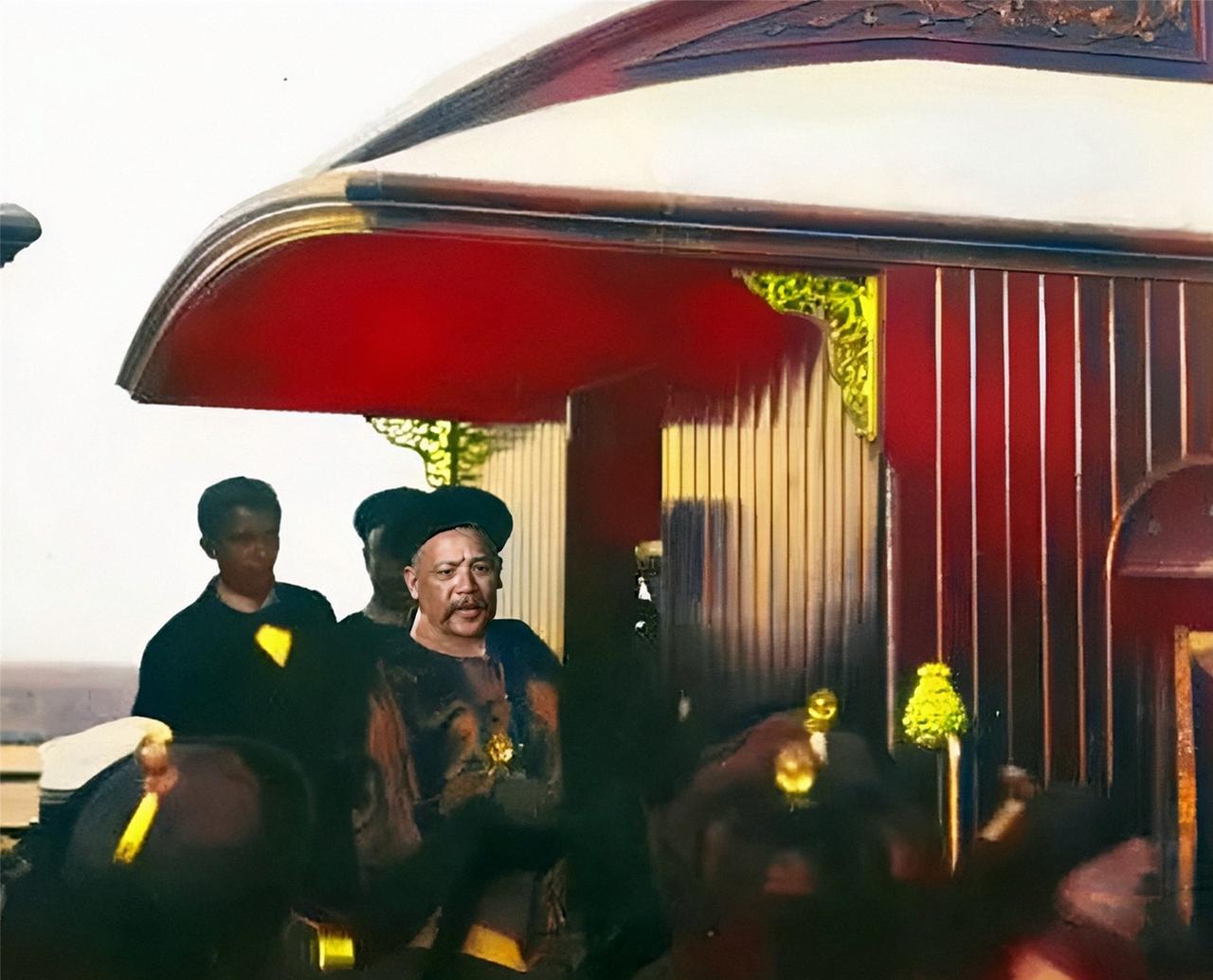 一九零一年，袁世凯由山东巡抚升任直隶总督。这是他人生仕途的一大跨越。1901年1