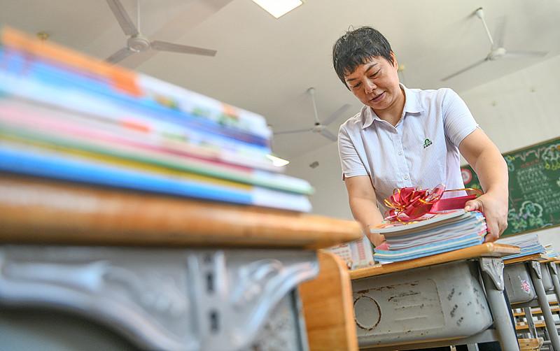 各位老师，教师节马上到了，有件事必须跟大家提个醒——家长送的礼，千万别收！我