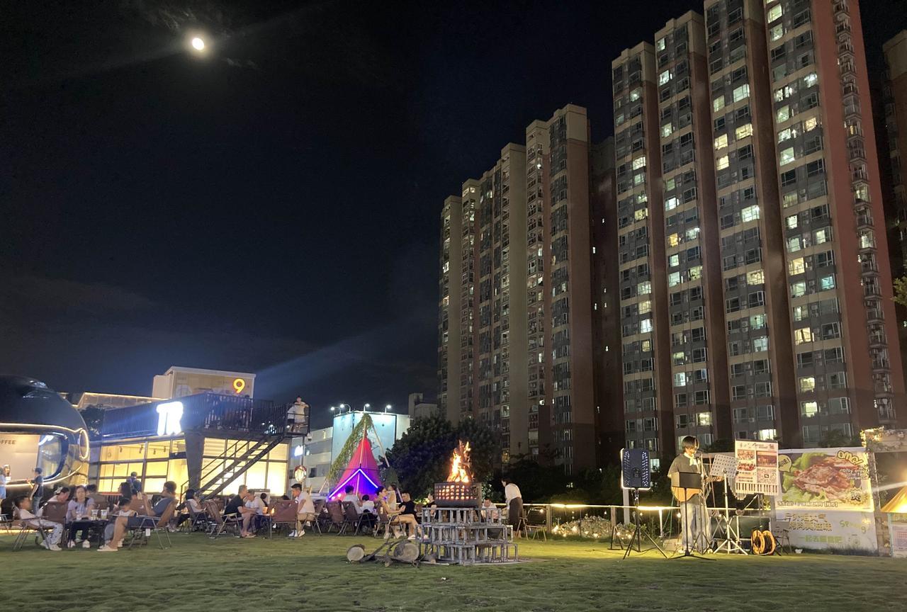 作为八零后，避过了地产，感觉人生算是安然度过了一半，现在可以和年轻人一起，在零负