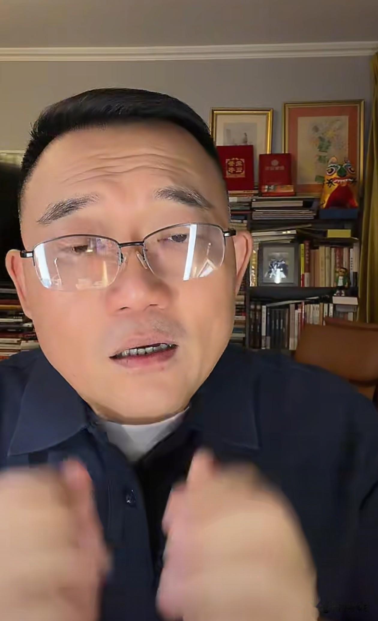 郭德纲近况。有人给郑好留言，“郑老师，郭德纲老师还好吗？”郑好却回答:“