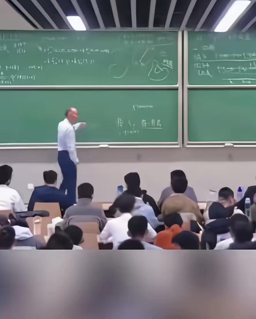 学而优则仕。这位中国科技大学的老师却不这么认为。他曾经做过省教育厅厅长。退休后，