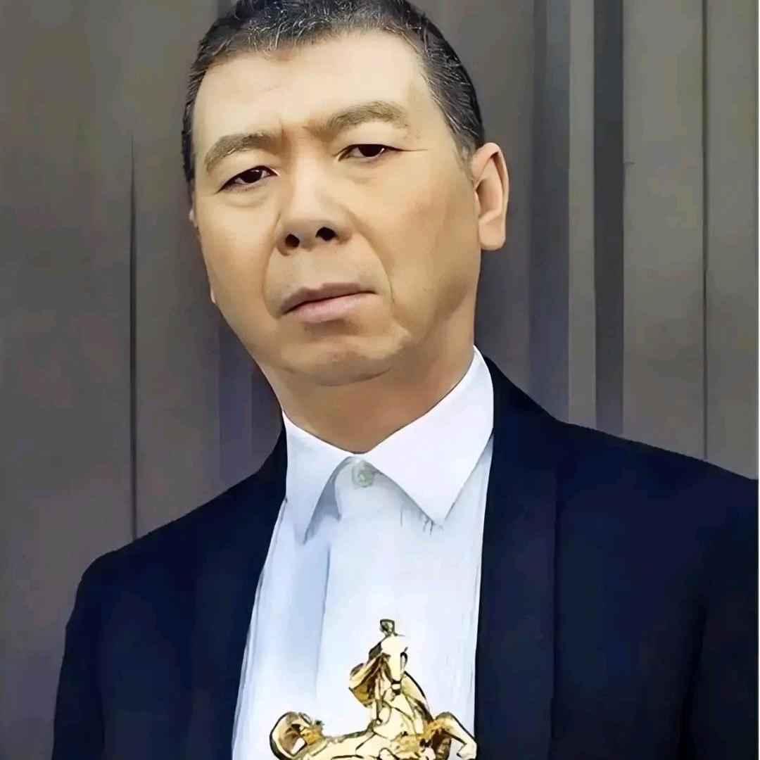 冯小刚《抓特务》票房惨淡根源，难怪观众不愿买票看完冯小刚这部作品，瞬间明白