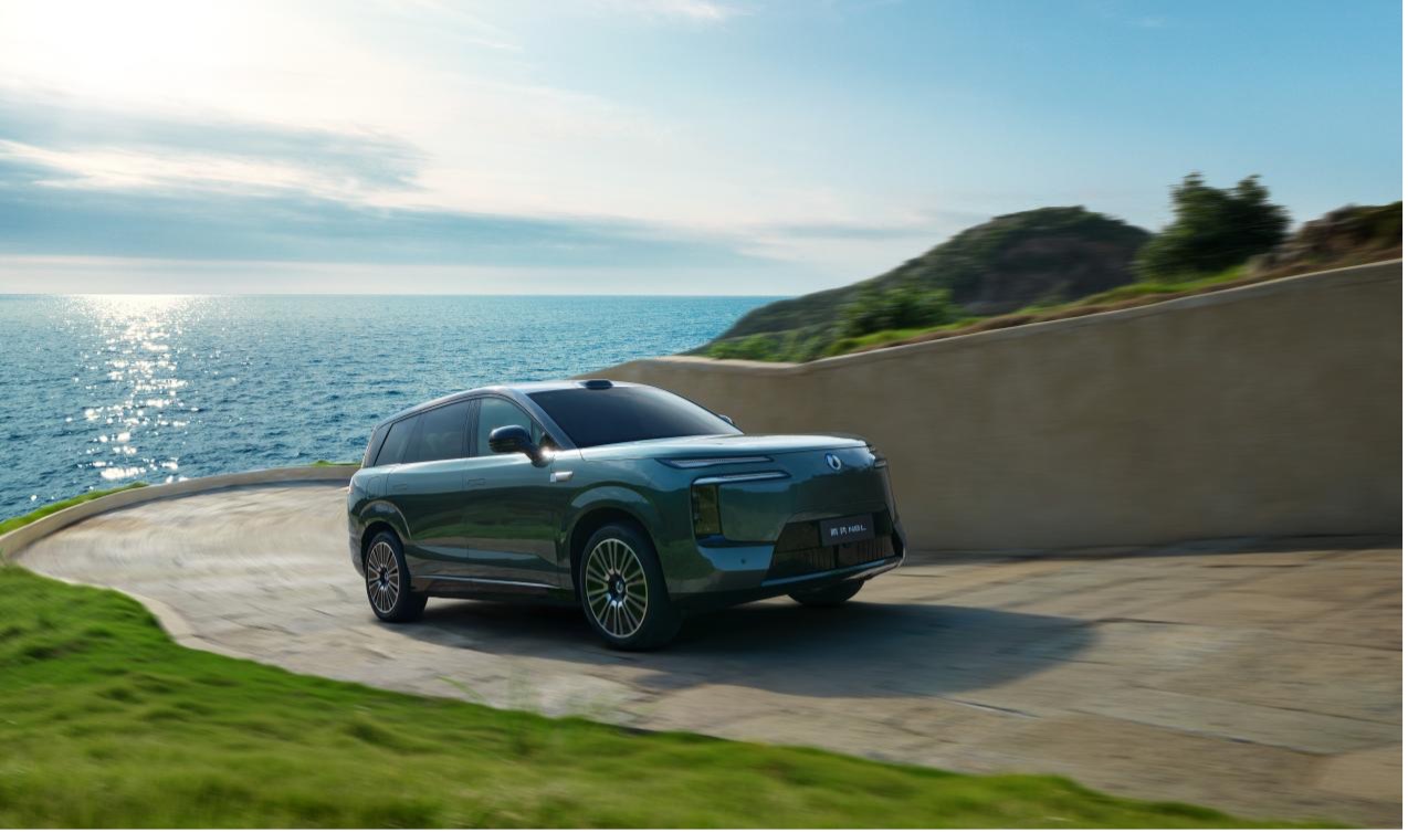 腾势N8L正式上市，29.9万元起售还不错！外观设计大气舒享，内饰精致，空间