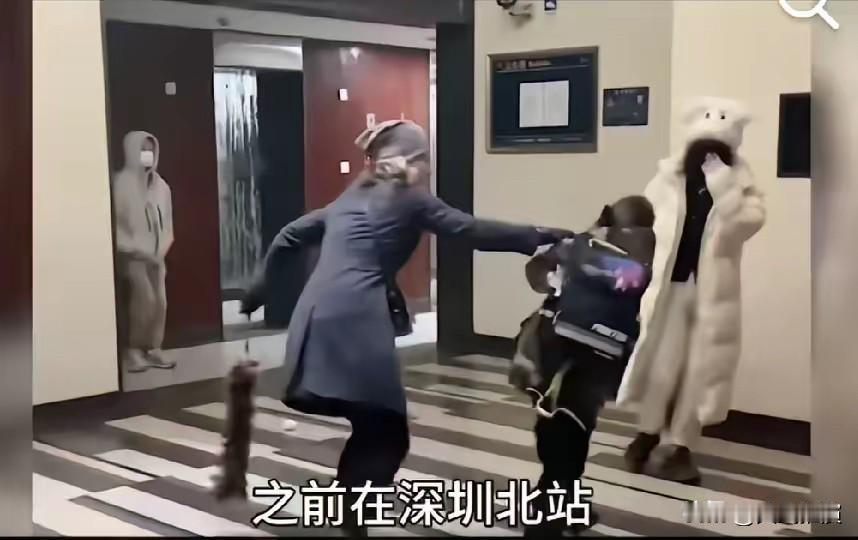 把我笑晕了，一位香港网友说，他小时候有个强烈的愿望，那就是长大了想做官，然后把从