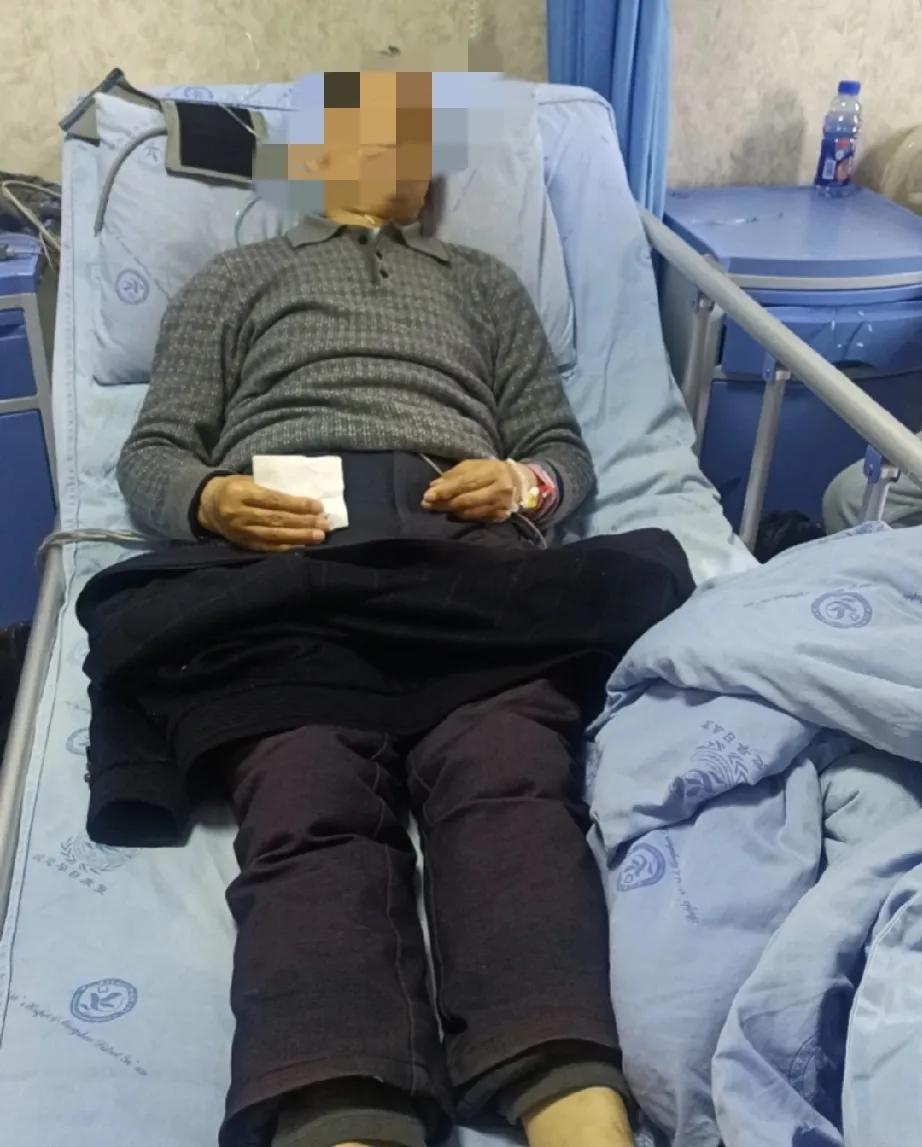 12月10日报道，上海，60岁已婚男子背着老婆和35岁情人出去吃饭唱歌，回家途