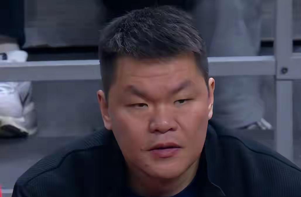 朱芳雨看不下去了！杜峰用新人不够大胆！第二阶段回来广东队不允许让别人这样随便拿捏