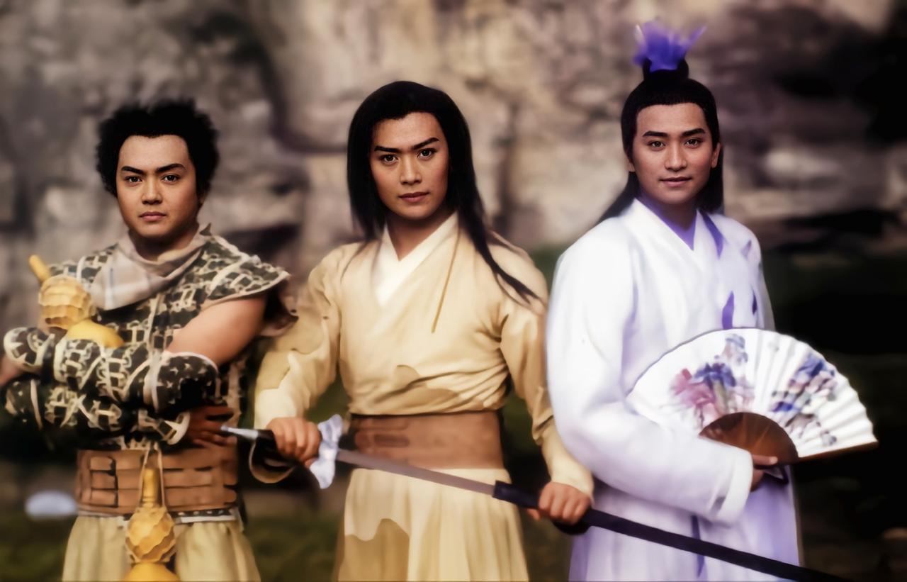 古龙笔下的，剑。剑，最锋利的武器剑，是江湖里最浪漫的武器，也是最绝情的伙