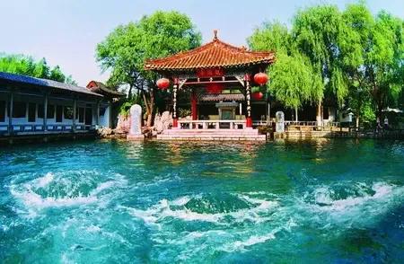 王铎：济南也学青岛，来了个“泉水月”朋友们，今天，济南将原来的“泉水节”也改成