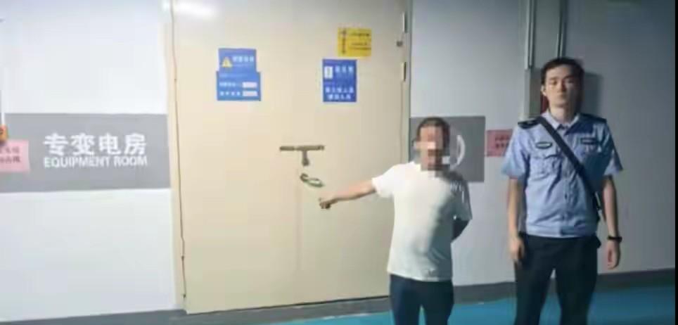 这仇某可真是鬼迷心窍了！一个物业电工，月薪也就几千块，为了听女主播那几声“谢谢哥
