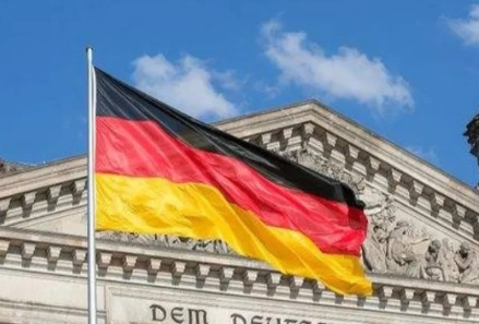 德国很生气！德国外交部对中国军方用激光瞄准德国军机非常的不满！7月8日，根据外媒