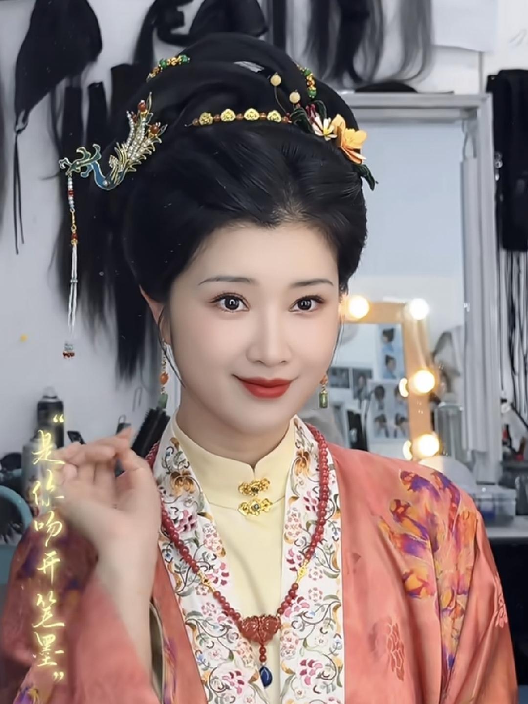 说真的，我到现在都想不通《兰香如故》导演是咋想的，奚望啊，标准星二代，当初她复刻