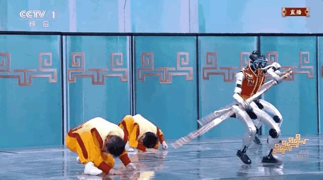 炸场！360°托马斯全旋！春晚icon机器人天团秀翻全场！2026年央视春晚